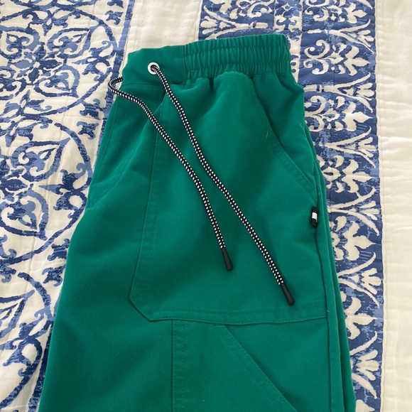 Hunter green jogger scrubs - Picture 1 of 3